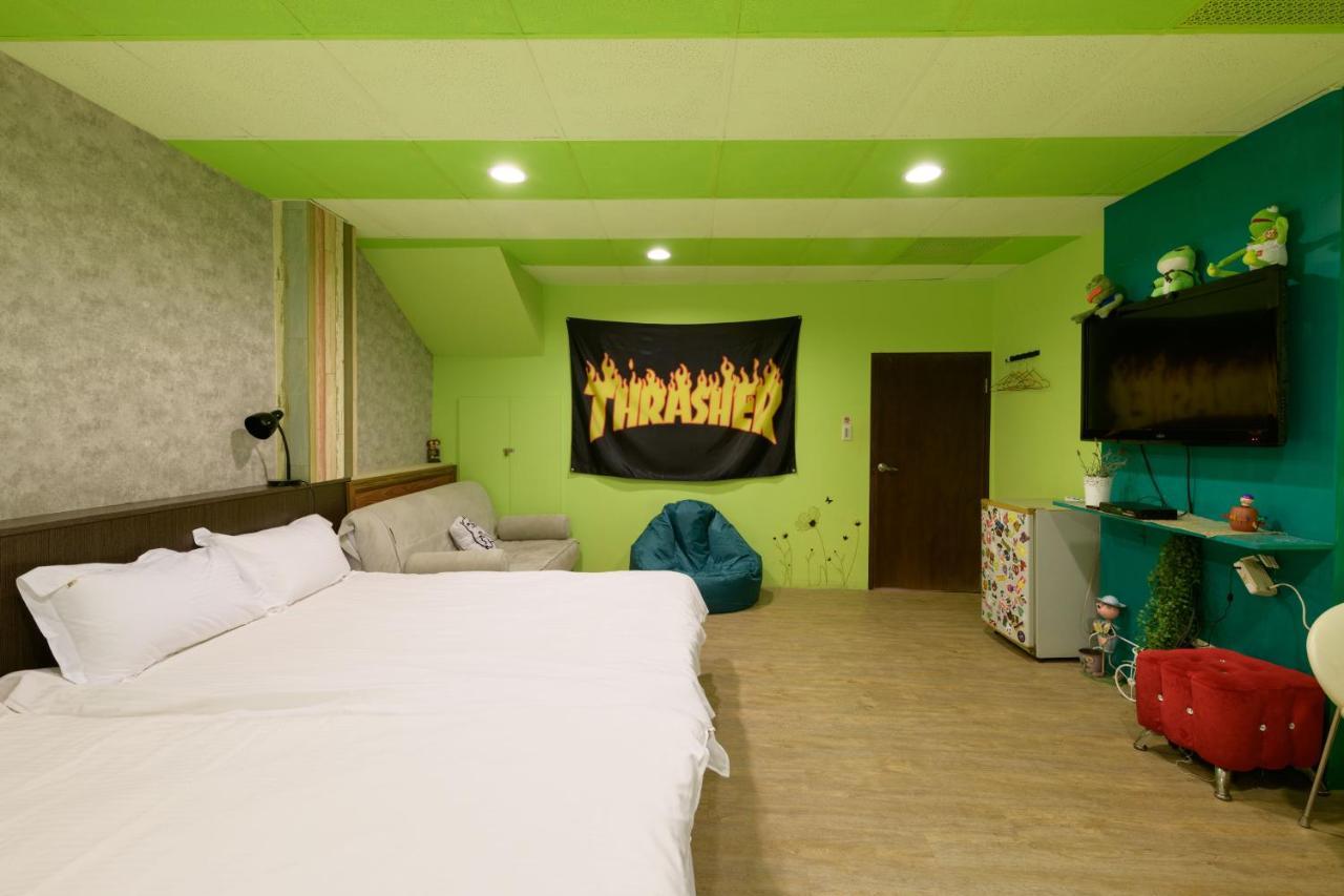 羅東夜市 小宅一生民宿 Night Market Small House Lifetime Hotel Luodong Extérieur photo