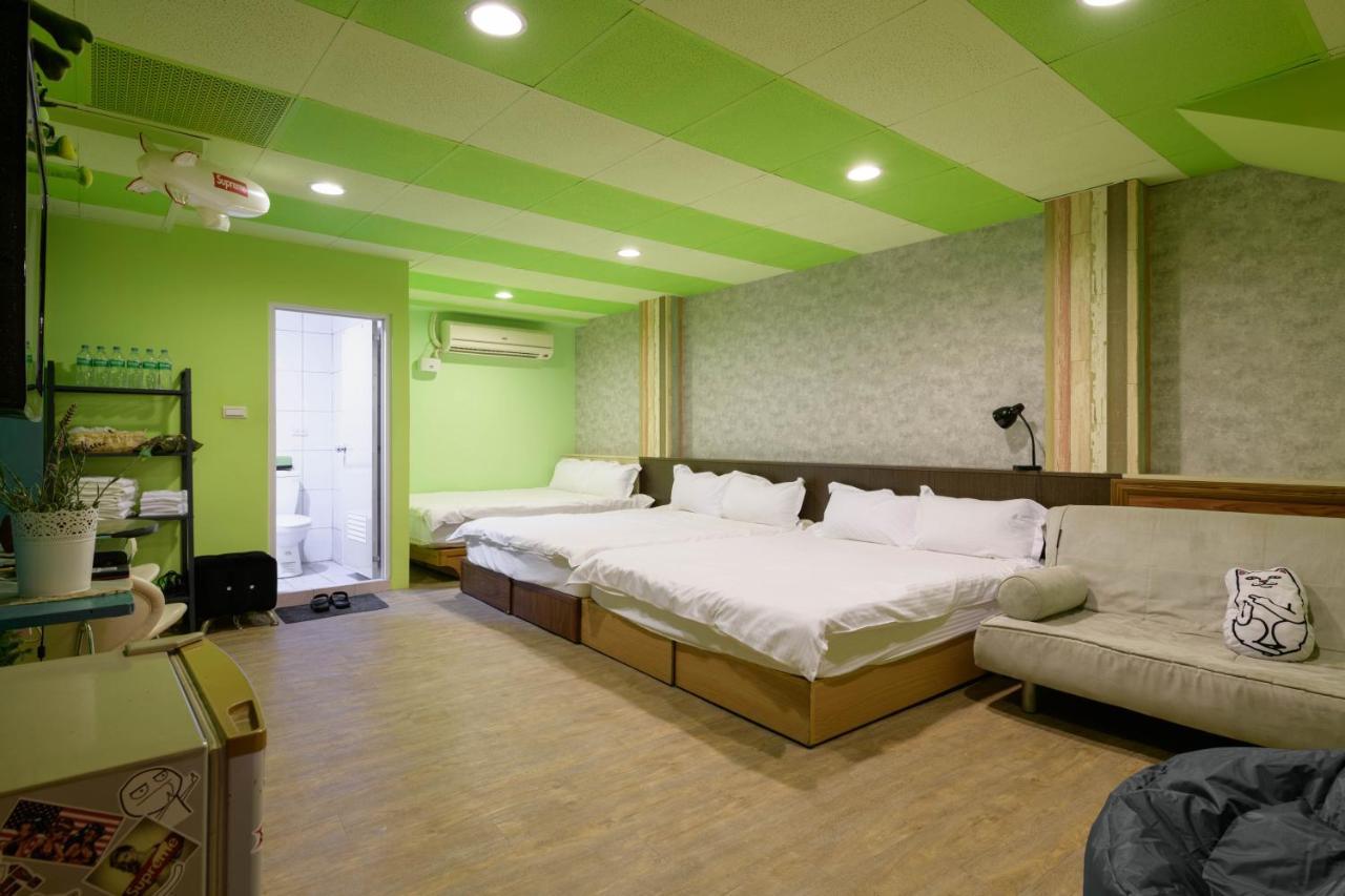 羅東夜市 小宅一生民宿 Night Market Small House Lifetime Hotel Luodong Extérieur photo