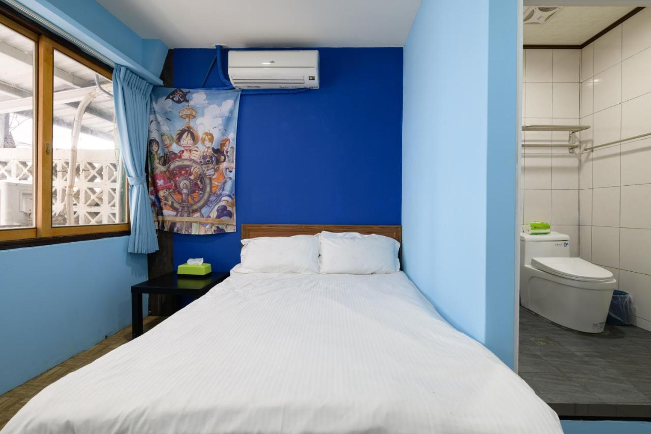 羅東夜市 小宅一生民宿 Night Market Small House Lifetime Hotel Luodong Extérieur photo