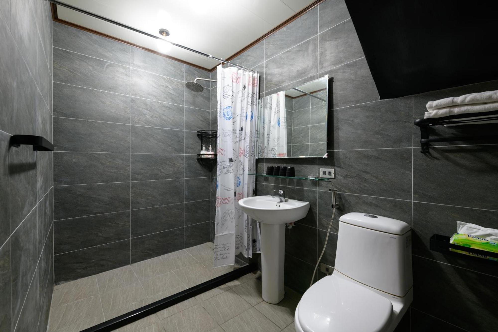 羅東夜市 小宅一生民宿 Night Market Small House Lifetime Hotel Luodong Chambre photo